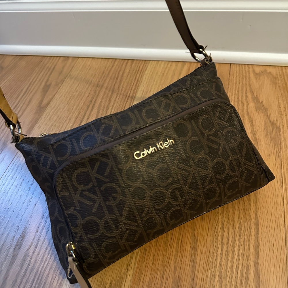Calvin Klein triple compartment leather purse